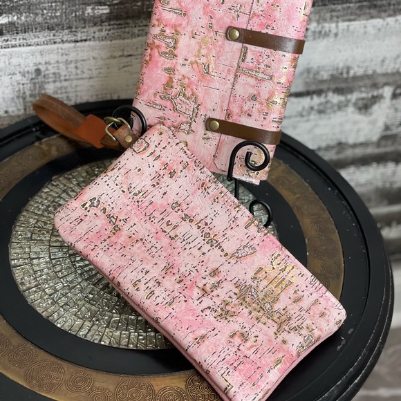 Add a Touch of Glam with a Unique Leather Pink & Metallic Gold Wristlet - Picture 9 of 11